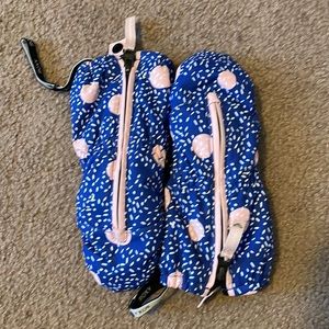 Roxy girls snows up mittens. Like new.